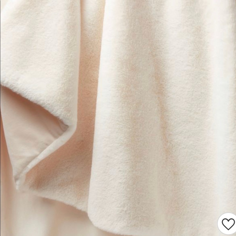 Faux Rabbit Throw - Picture 2 of 5